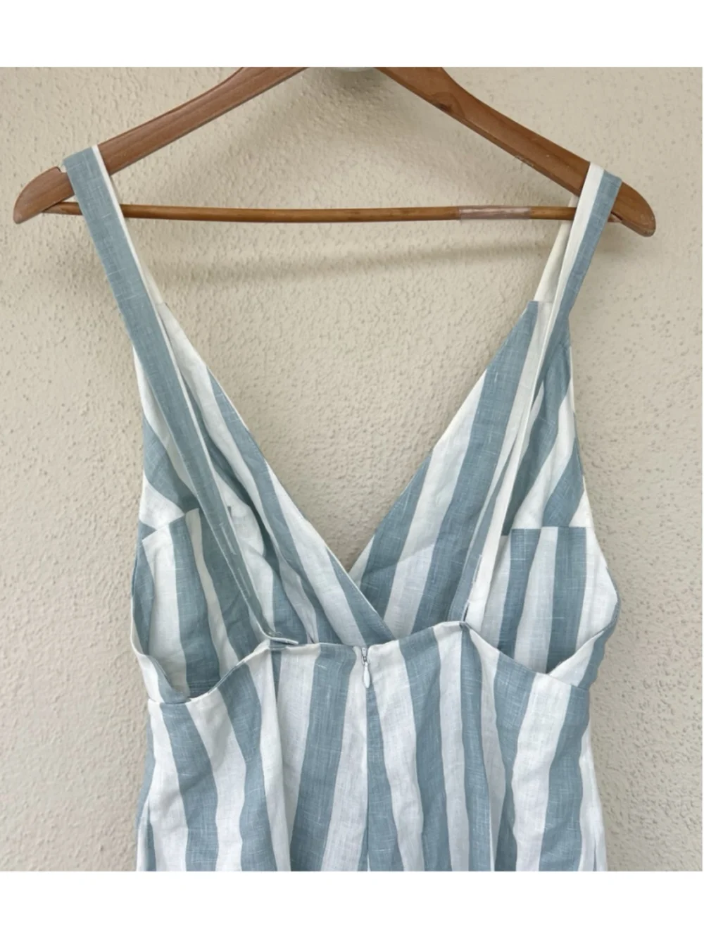 Reformation Dani Striped Linen Jumpsuit Size 6 V Neck Coastal Nautical Beach